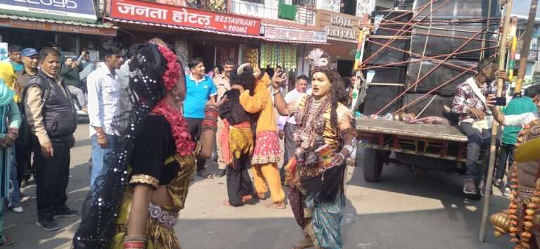 महर्षि वाल्मिकी महर्षि वाल्मीकि जयंती पर निकली गई भव्य शोभा यात्रा