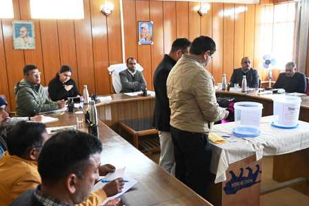 टिहरी बांध परियोजना: 35 पात्र विस्थापित कास्तकारों को लॉटरी के माध्यम से आवासीय भूखण्डों का आवंटन