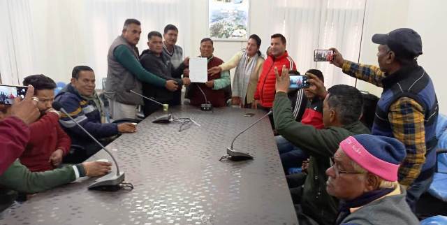 नगर पंचायत गजा अध्यक्ष ने व्यापारियों के साथ बैठक आयोजित, मांगे सुझाव