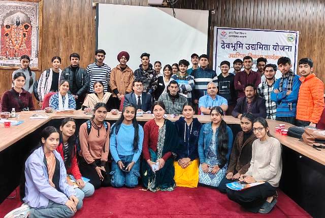 स्वावलंबी बनकर पूरा करें विकसित भारत का लक्ष्य