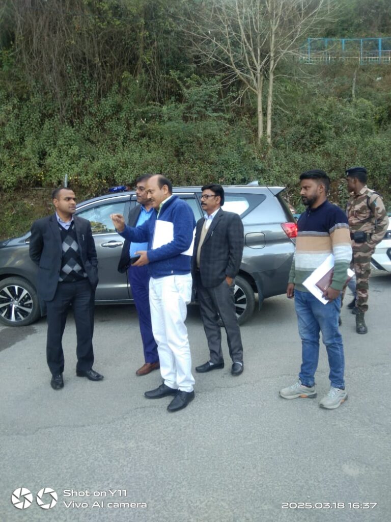 जिलाधिकारी मयूर दीक्षित ने किया डाईबर्जन में टीएचडीसी के कार्यों का निरीक्षण, 31 मार्च तक कार्य पूर्ण करने के निर्देश