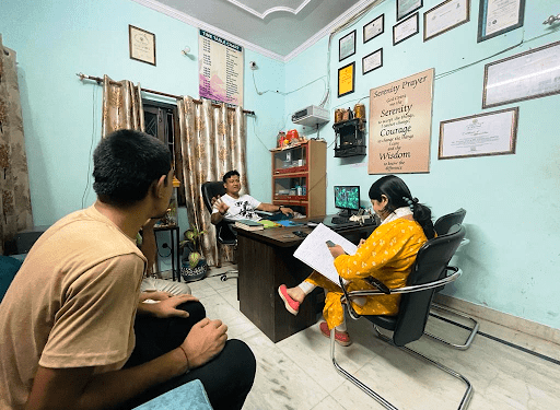 नशा मुक्ति केंद्र में हत्या: देहरादून मांडोवाला के कर्मा वेलफेयर सोसाइटी में युवक की चम्मच से हत्या