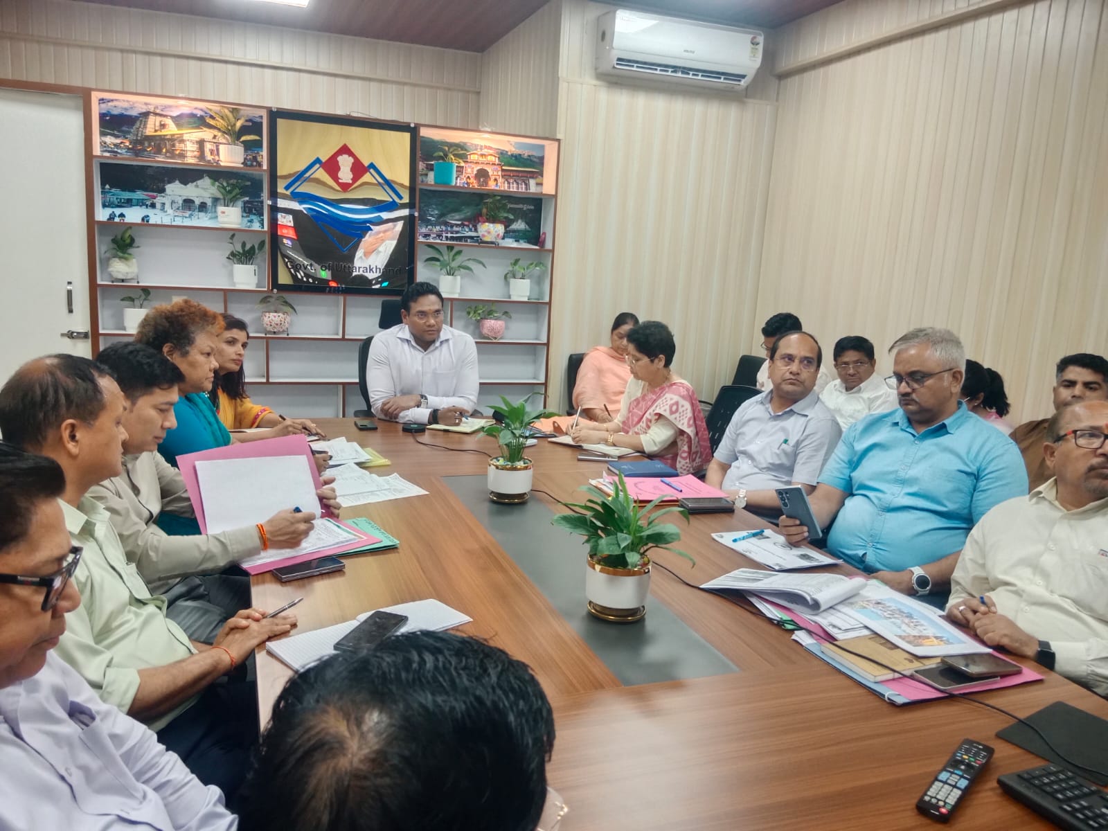 चारधाम यात्रा 2025: उत्तराखंड सरकार ने स्वास्थ्य व्यवस्था को लेकर कसी कमर, हर धाम पर विशेष इंतज़ाम