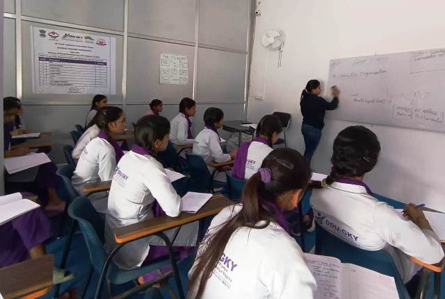 पंडित दीनदयाल उपाध्याय ग्रामीण कौशल विकास योजना से टिहरी के युवाओं को मिल रहा आत्मनिर्भरता का संबल