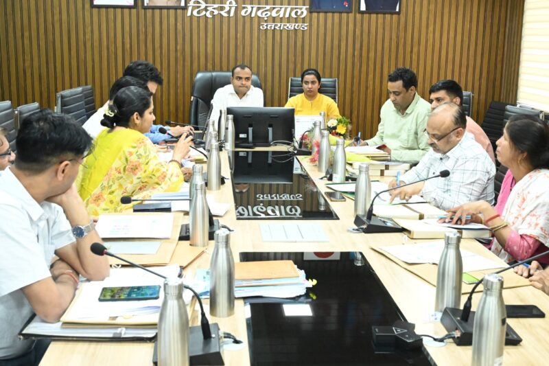 टिहरी में सतत विकास लक्ष्य टास्क फोर्स की बैठक सम्पन्न, तीन संस्थाएं सम्मानित