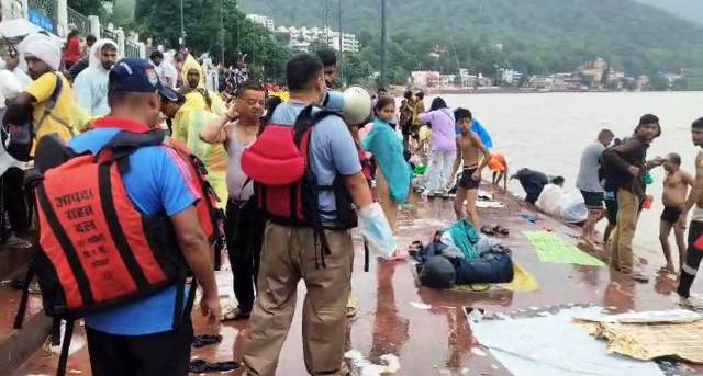 गंगा नदी का जलस्तर बढ़ा: टिहरी प्रशासन अलर्ट मोड पर, कांवड़ यात्रा के बीच सभी घाटों पर तैनात SDRF और जल पुलिस