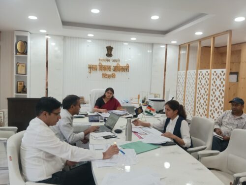 ग्राम्य विकास योजनाओं की समीक्षा बैठक सीडीओ वरूणा अग्रवाल की अध्यक्षता में  आयोजित