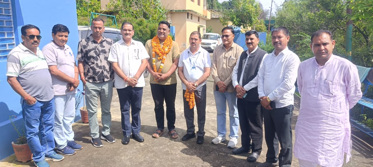 जाखणीधार में प्रमुख पद हेतु निर्दलीय त्रिलोक सिंह बिष्ट को कांग्रेस का समर्थन