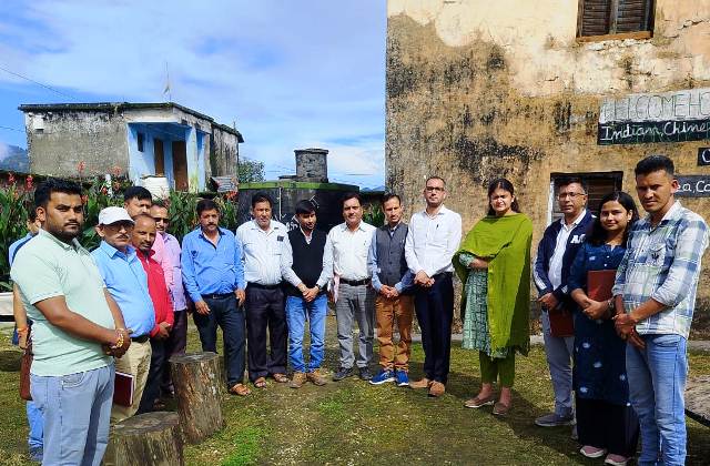 मुख्य विकास अधिकारी ने किया आनंद चौक ग्राम समूह पंपिंग पेयजल योजना का निरीक्षण