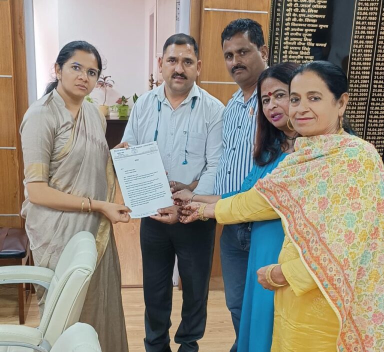 त्रिस्तरीय पंचायत चुनावों में धांधली और भाजपा की गुंडागर्दी पर कांग्रेस का राज्यपाल को ज्ञापन