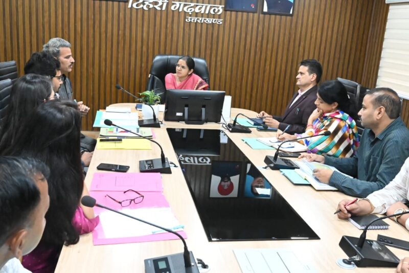 नई टिहरी: केंद्रीय विद्यालय प्रबंधन समिति की बैठक संपन्न, जिलाधिकारी ने निर्माण कार्यों की गुणवत्ता पर दिया जोर