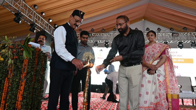 सरस मेला 2025 में कैबिनेट मंत्री सुबोध उनियाल ने किया प्रतिभाग, बोले—“महिलाएं आत्मनिर्भर होंगी तो सशक्त होगा भारत”