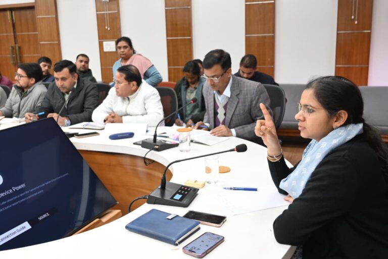 पर्यटन रोड से प्रभावित काश्तकारों के साथ डीएम टिहरी की अहम बैठक, मुआवजा व पुनर्वास पर हुई विस्तृत चर्चा