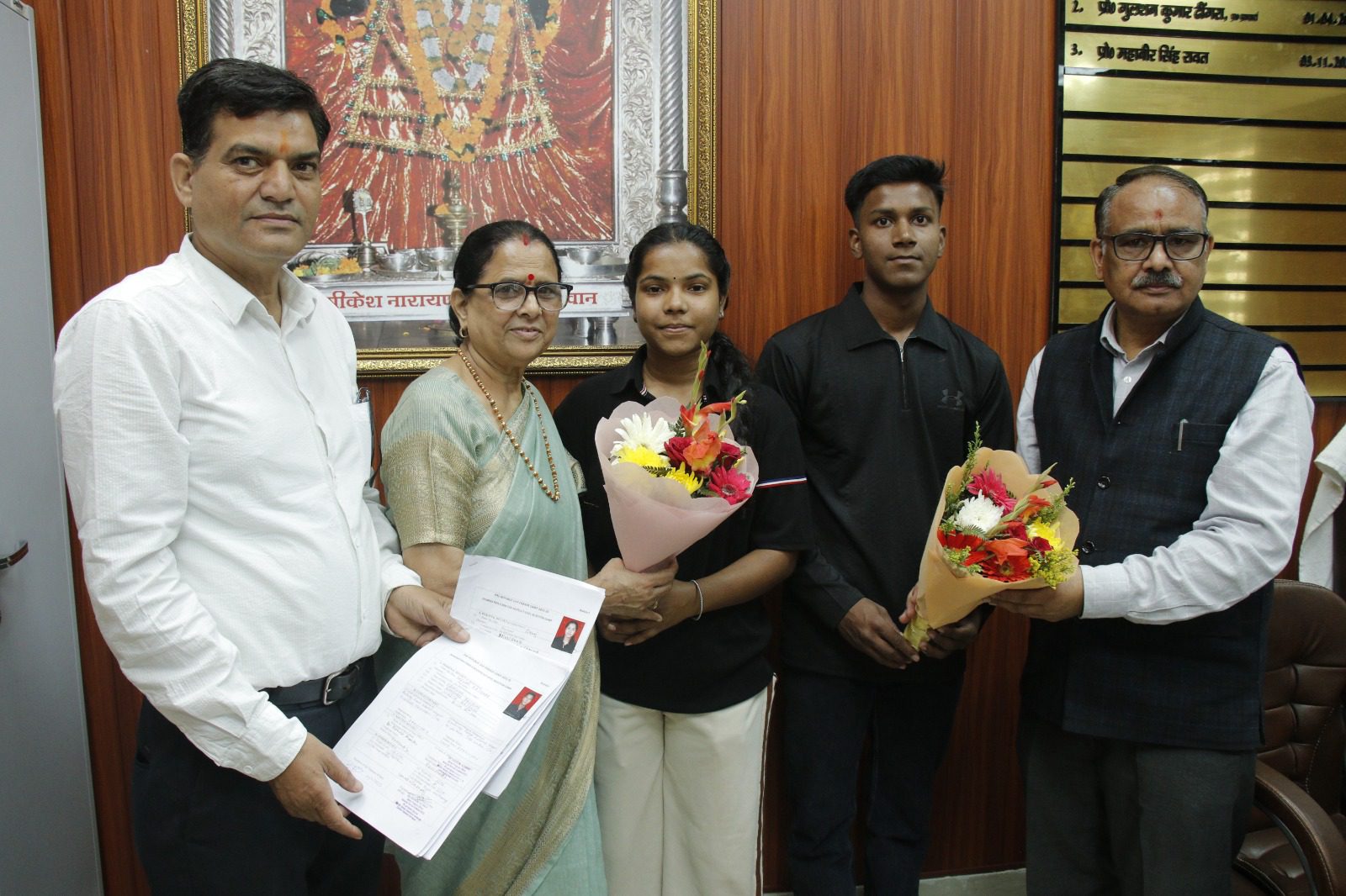 एनएसएस स्वयंसेवक शिवम राजभर और सरोज का चयन पूर्व गणतंत्र दिवस परेड शिविर 2025 के लिए, श्री देव सुमन विश्वविद्यालय ऋषिकेश का गौरव बढ़ाया