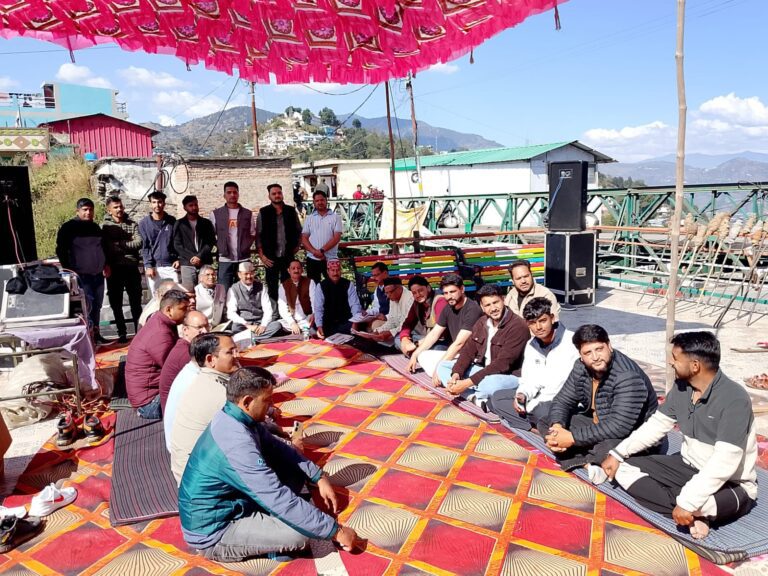 चंबा में जन स्वास्थ्य सत्याग्रह आंदोलन को जनप्रतिनिधियों व सामाजिक संगठनों का समर्थन, स्वास्थ्य सुविधाओं में सुधार की उठी मांग