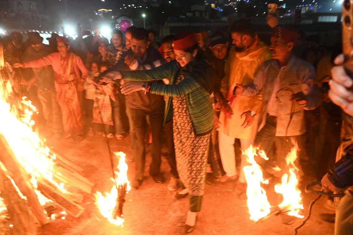 नई टिहरी में “टिहरी की ईगास बग्वाल” का भव्य आयोजन, जिलाधिकारी नितिका खण्डेलवाल ने किया प्रतिभाग