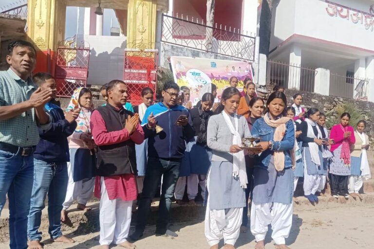 गंगा नदी उत्सव में की गई गंगा घाट आरती एवं स्वच्छता रैली का आयोजन