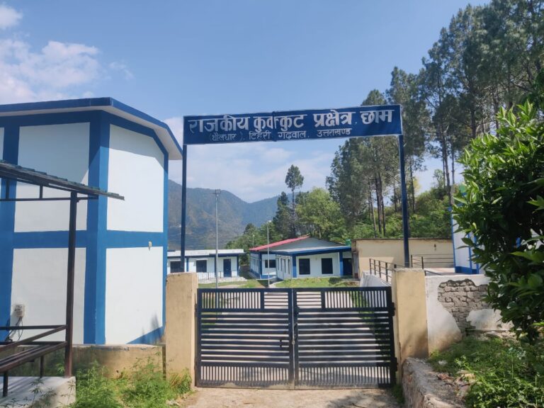उत्तराखंड का पहला सरकारी ब्रायलर कुक्कुट प्रक्षेत्र थौलधार में स्थापित, किसानों को मिल रहा सीधा लाभ