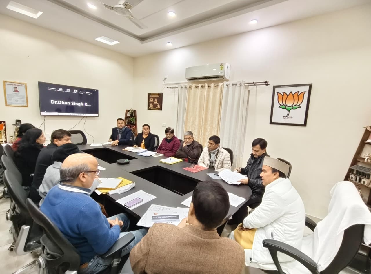 चारधाम यात्रा के लिए बनेगा चिकित्सकों का पृथक कैडर, बॉण्डधारी डॉक्टरों के पीजी कोर्स हेतु बनेगी नई अध्ययन नीति: डॉ. धन सिंह रावत