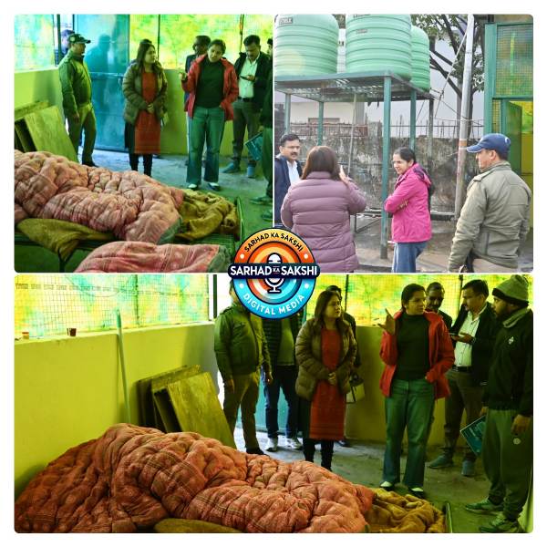 मुनि की रेती में व्यवस्थाओं का जिलाधिकारी ने किया निरीक्षण, रैन बसेरा में बीमार व्यक्ति के उपचार के निर्देश