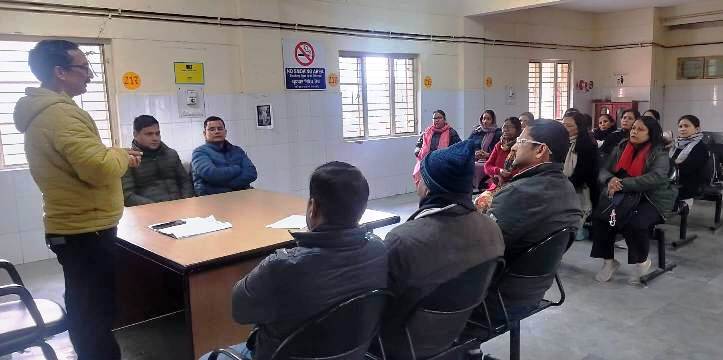 सुमन चिकित्सालय नरेंद्रनगर में 18 सूत्रीय मांगों को लेकर राज्य कर्मचारी संयुक्त परिषद की गेट मीटिंग