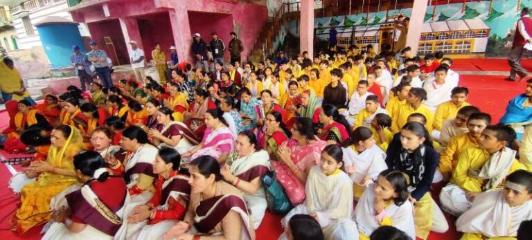 टिहरी महोत्सव 2026: देवप्रयाग संगम पर भव्य महाआरती, श्री रघुनाथ मंदिर में गूंजे राम-रघुनाथ के भक्तिमय भजन