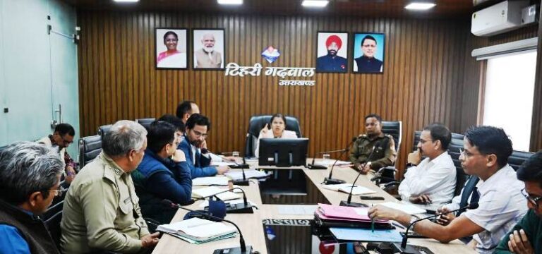 चारधाम यात्रा 2026 की तैयारियों को लेकर टिहरी में बैठक, डीएम नितिका खंडेलवाल ने दिए कड़े निर्देश