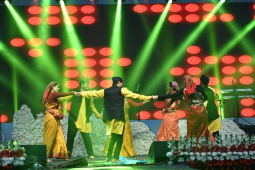 टिहरी लेक फेस्टिवल 2026: पांडवाज की दमदार प्रस्तुति, लेजर शो और माधोसिंह भण्डारी नाट्य मंचन से गूंजी पहली सांस्कृतिक संध्या