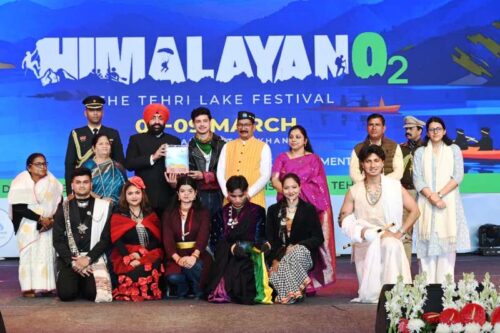 टिहरी लेक फेस्टिवल 2026: ग्रुप फैशन शो में दिखी उत्तराखंड की सांस्कृतिक छटा, देवस्थाली दल रहा प्रथम