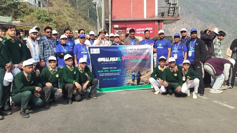 सबसे पहले एसडीएम घनसाली अलकेश नौडियाल पहुंचे बासरताल