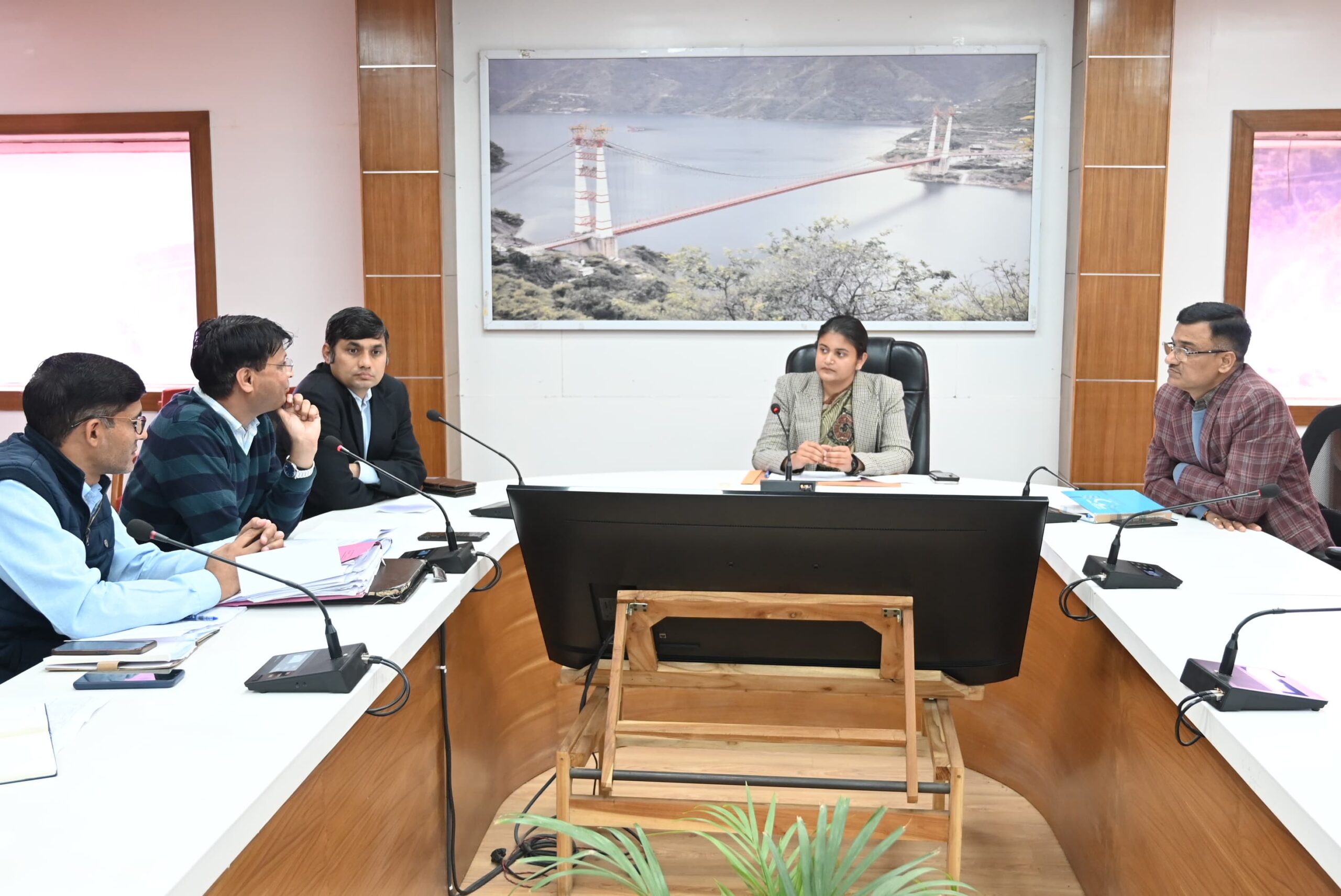 टिहरी गढ़वाल में एलपीजी आपूर्ति सामान्य, सीडीओ वरुणा अग्रवाल ने एजेंसियों को दिए सख्त निर्देश