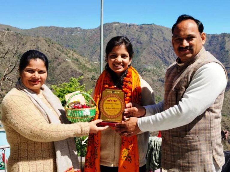 दिवाड़ा की बेटी मीनल नेगी का सम्मान, स्थानीय उत्पादों से रोजगार का दिया संदेश