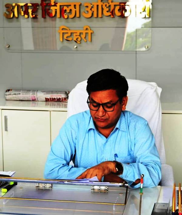 मिलावटी रसगुल्ला बेचने पर घनसाली की गणेश स्वीट शॉप पर ₹5 हजार का जुर्माना