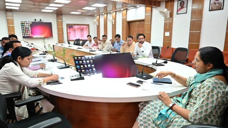कोटी कॉलोनी–डोबरा चांठी पर्यटन मार्ग के भूमि अर्जन मामलों पर डीएम ने सुनी भू-स्वामियों की आपत्तियां