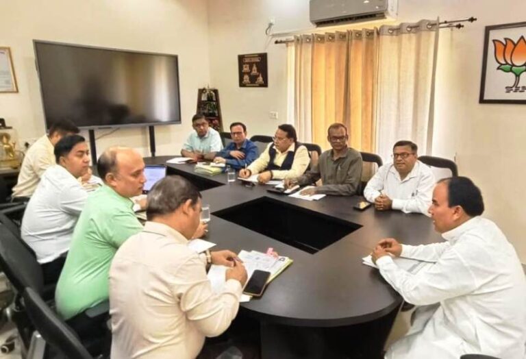एनआईटी श्रीनगर के निर्माण कार्यों में तेजी लाने के निर्देश, स्थानीय युवाओं को रोजगार देने पर जोर : डॉ. धन सिंह रावत