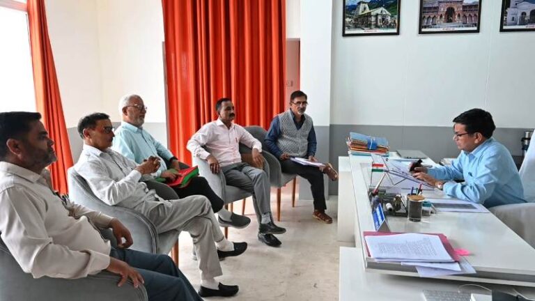 विशेष गहन पुनरीक्षण कार्यक्रम को लेकर टिहरी में बैठक, प्रत्येक मतदेय स्थल पर बीएलए नियुक्ति अनिवार्य