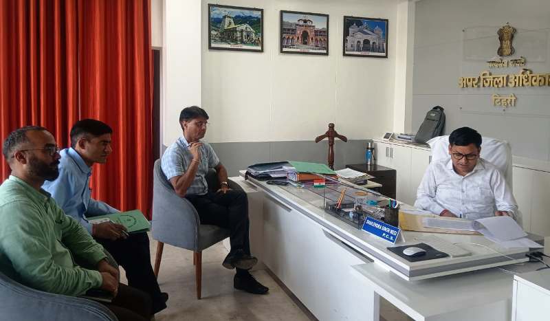टिहरी में गैस वितरण व्यवस्था की समीक्षा, एडीएम ने एजेंसियों को दिए सख्त निर्देश