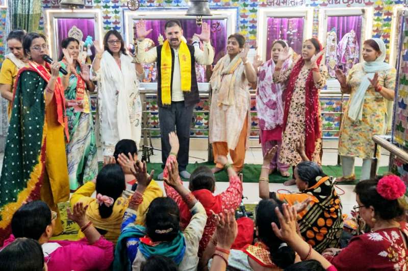 182वें श्री हनुमान चालीसा पाठ में मातृशक्ति सम्मान समारोह, ब्रह्मकमल शक्ति संस्था ने किया सम्मानित