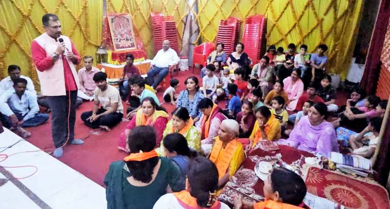 इंदिरापुरम में हनुमान चालीसा पाठ में उमड़ी श्रद्धा, भक्तिमय माहौल में गूंजा जय श्रीराम