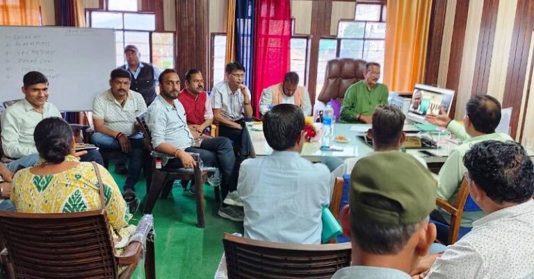 टिहरी में एलपीजी आपूर्ति व्यवस्था को लेकर विधायक किशोर उपाध्याय ने ली समीक्षा बैठक