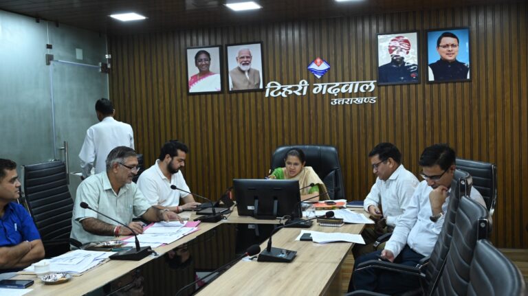 निर्वाचक नामावली के विशेष गहन पुनरीक्षण (SIR) पर राजनीतिक दलों के साथ बैठक, 13 अगस्त तक दर्ज होंगी दावे एवं आपत्तियां