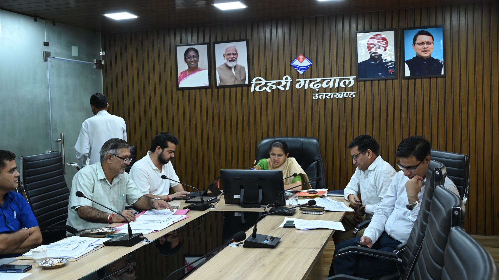 निर्वाचक नामावली के विशेष गहन पुनरीक्षण (SIR) पर राजनीतिक दलों के साथ बैठक, 13 अगस्त तक दर्ज होंगी दावे एवं आपत्तियां