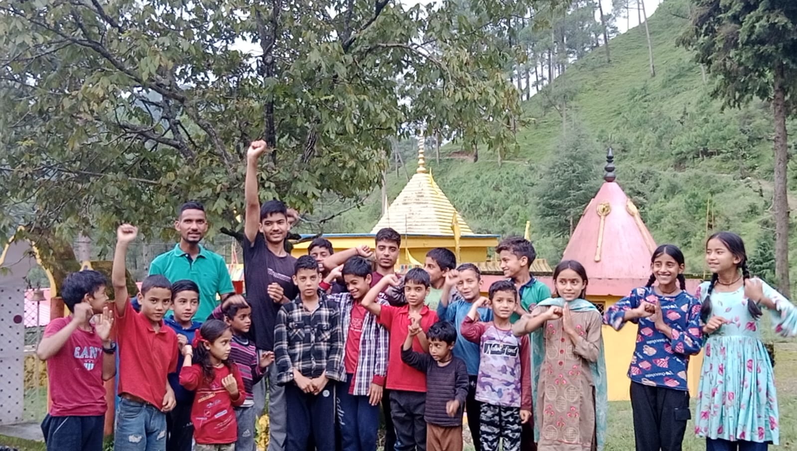 ‘जय श्रीराम’ के जयकारों से गूंज उठा हटवाल गांव का हनुमान मंदिर