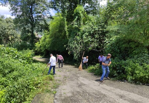 स्वतंत्रता दिवस की तैयारियों को लेकर राजकीय महाविद्यालय नरेंद्र नगर में चला स्वच्छता अभियान