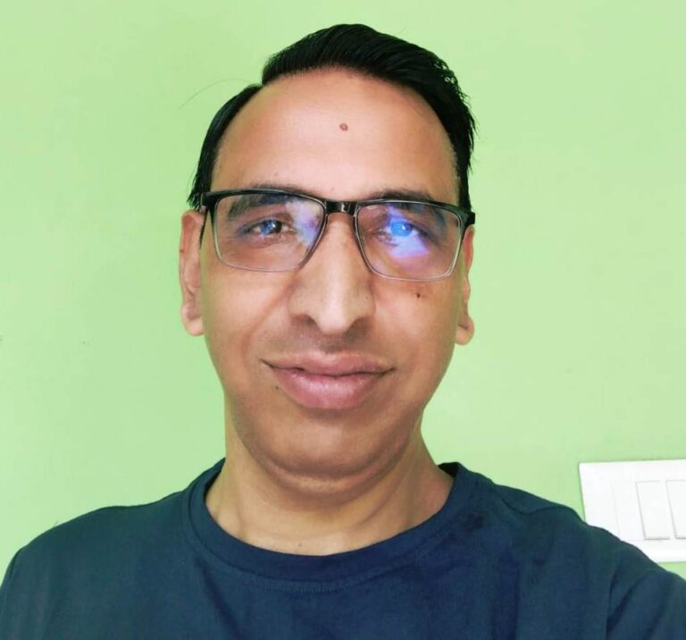 दो माह से जिला चिकित्सालय में फिजिशियन नहीं, मरीज परेशान; जनहित के मुद्दे पर राजनीतिक दलों की चुप्पी पर सवाल