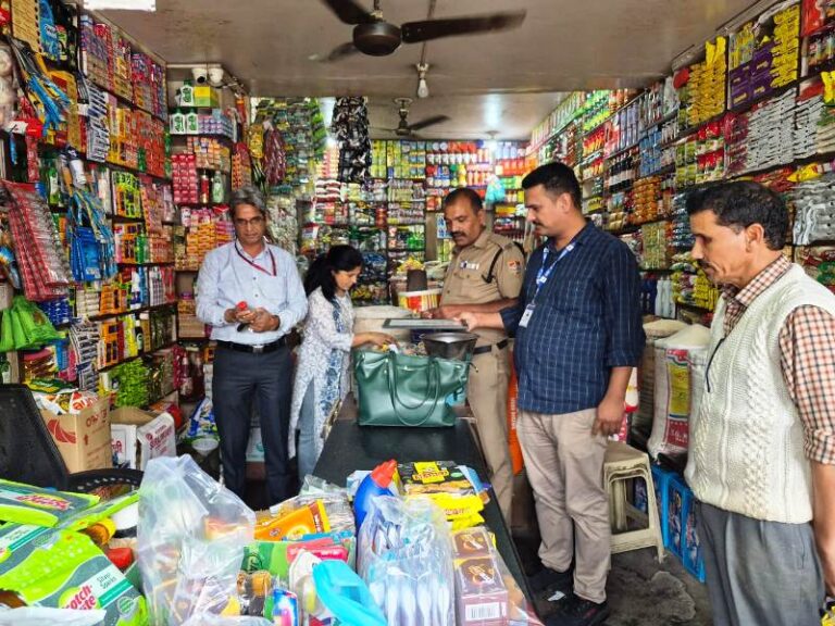 त्योहारी सीजन में मिलावटखोरी पर प्रशासन सख्त, चंबा में 10 खाद्य नमूने लिए