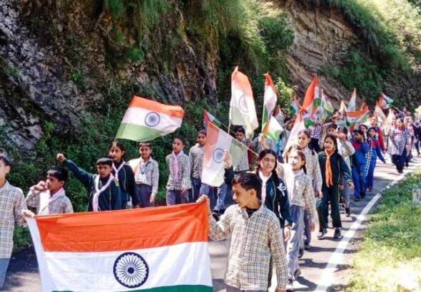 हटवाल गांव में निकली भव्य तिरंगा यात्रा, ‘हर घर तिरंगा’ के लिए किया जागरूक
