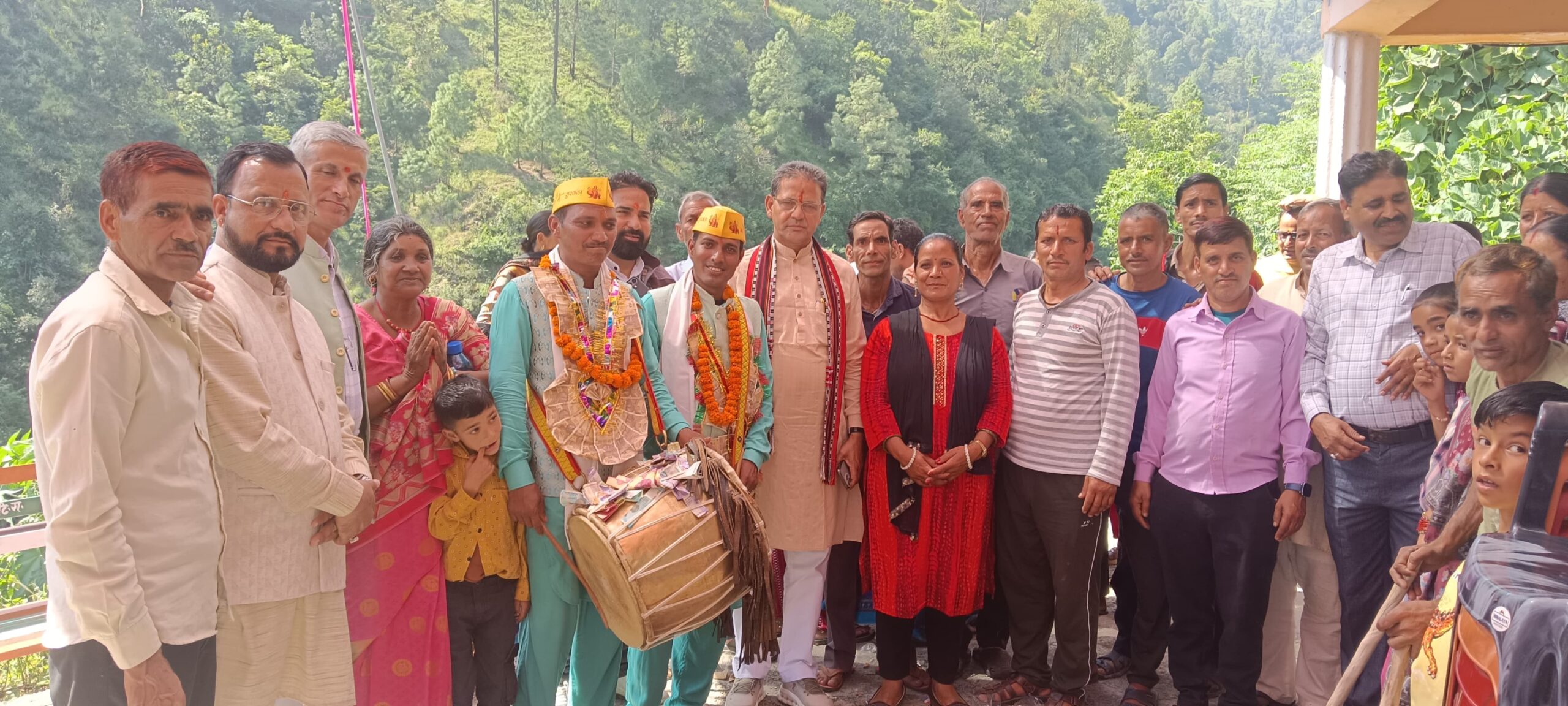 टिहरी विधानसभा के स्वाड़ी में ‘सेवा फर्स्ट इनोवेशन चैलेंज’ के तहत ग्रामीणों से संवाद