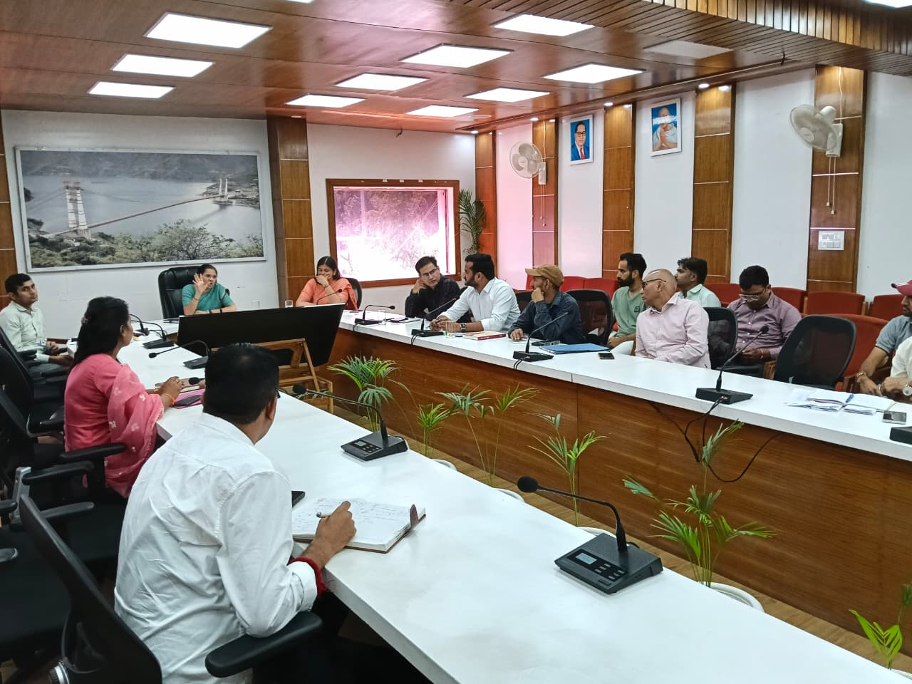 ठोस अपशिष्ट प्रबंधन को लेकर डीएम टिहरी ने नगर निकायों को दिए कड़े निर्देश